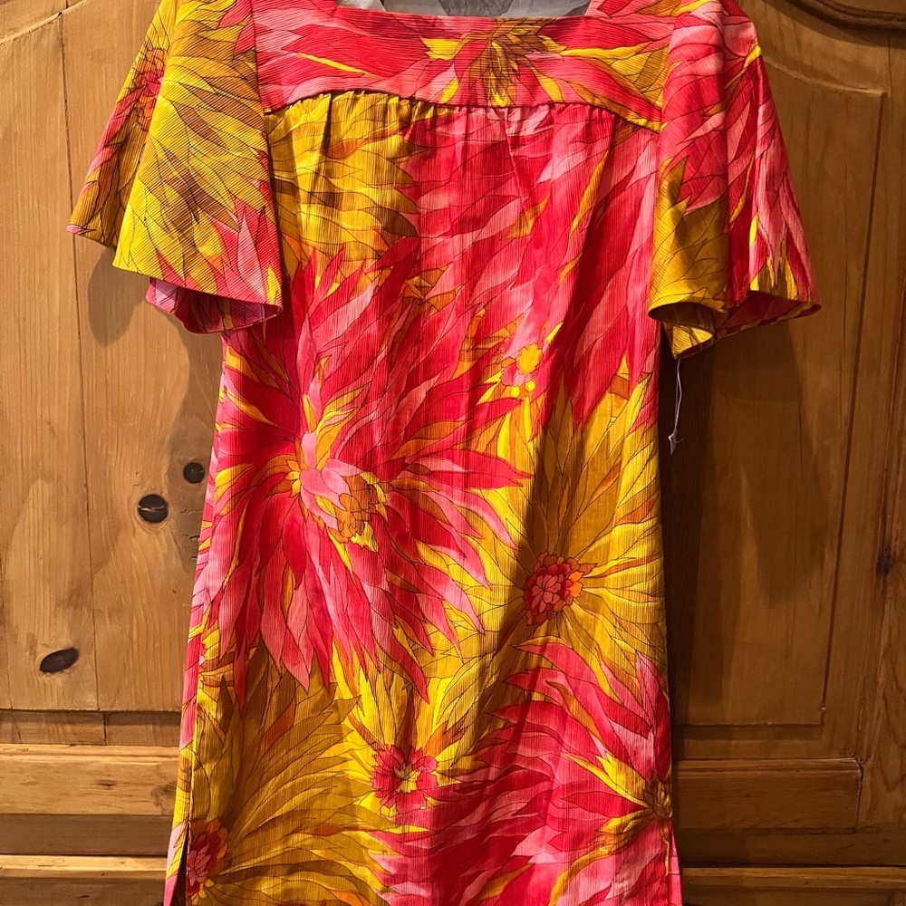 VINTAGE 60s Cotton Dress
Hawaiian Sun Dress - Small - Picture 6 of 10